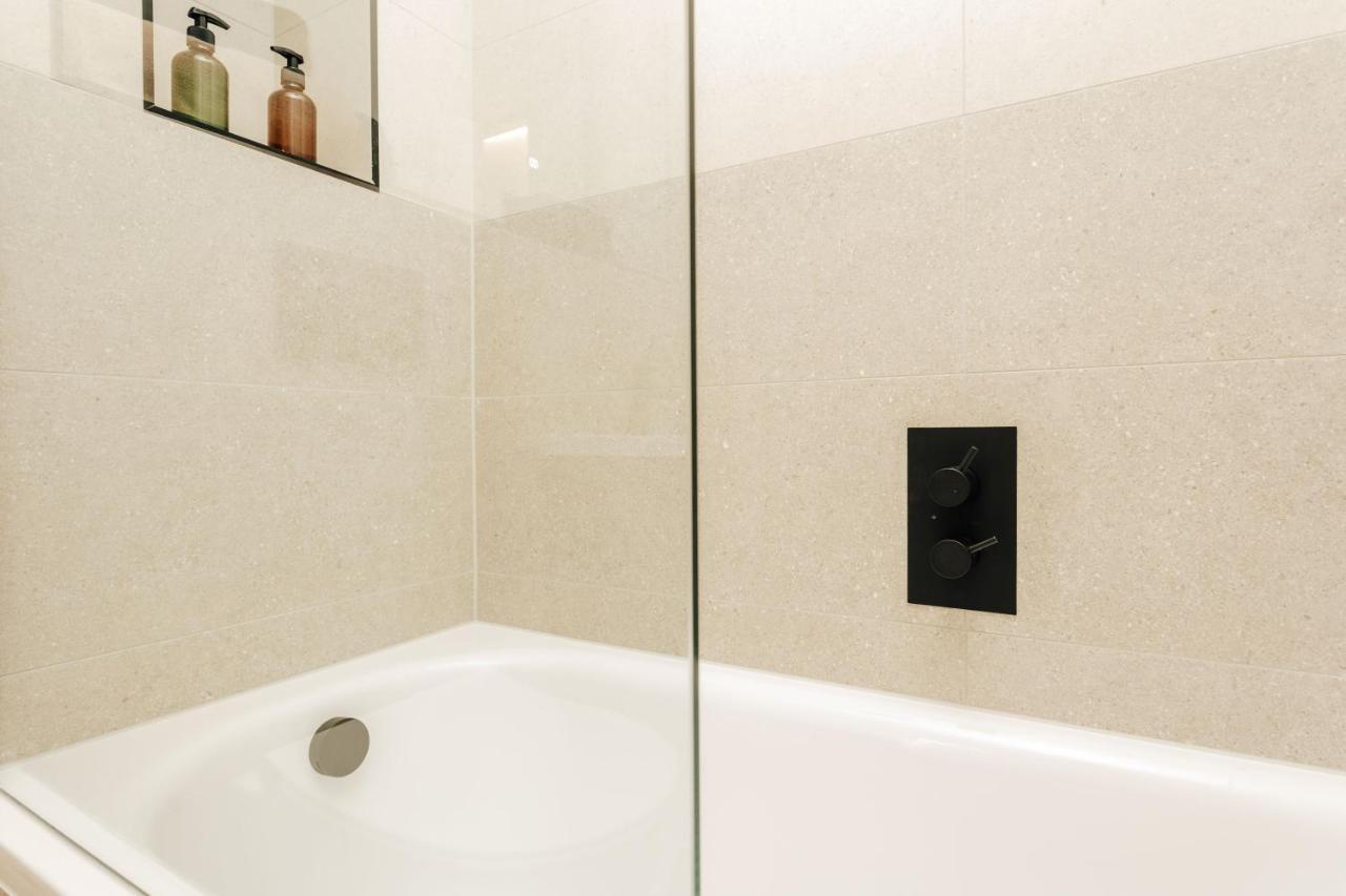 Premier Refurbished Central Flat Борнмут Экстерьер фото